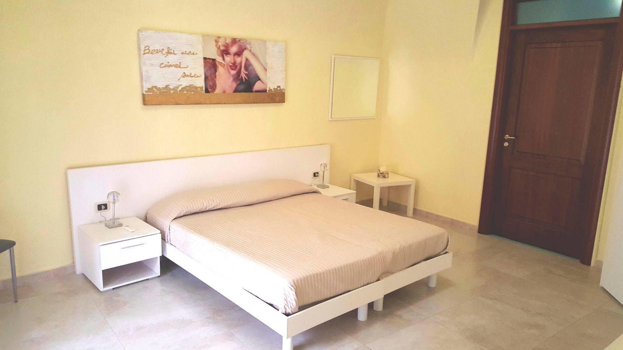 Four Rooms Agrigento Buitenkant foto